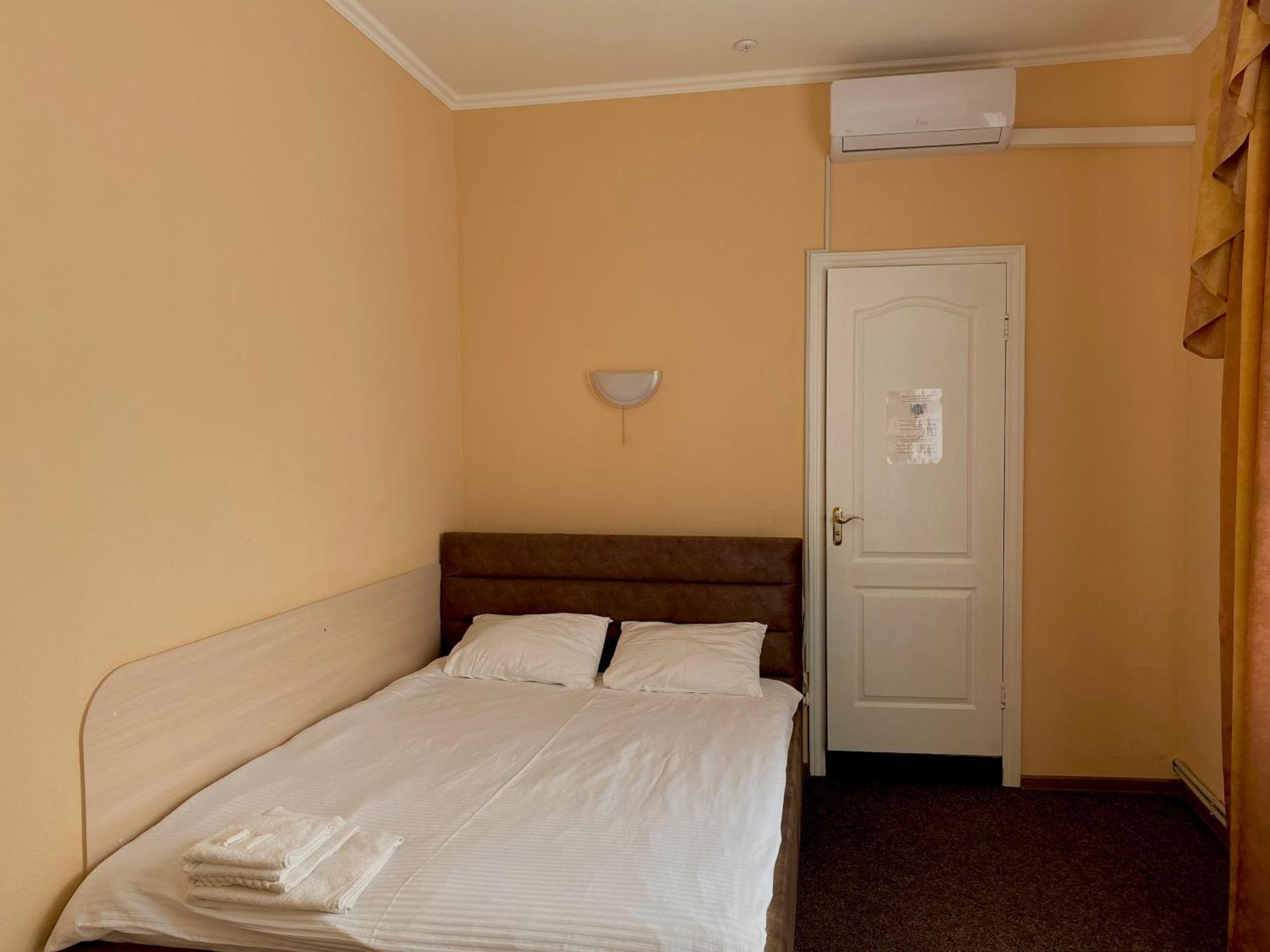 Орхідея Hotel Romny Luaran gambar