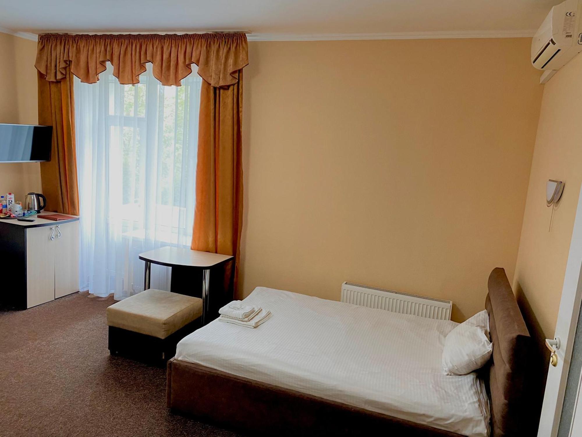 Орхідея Hotel Romny Luaran gambar