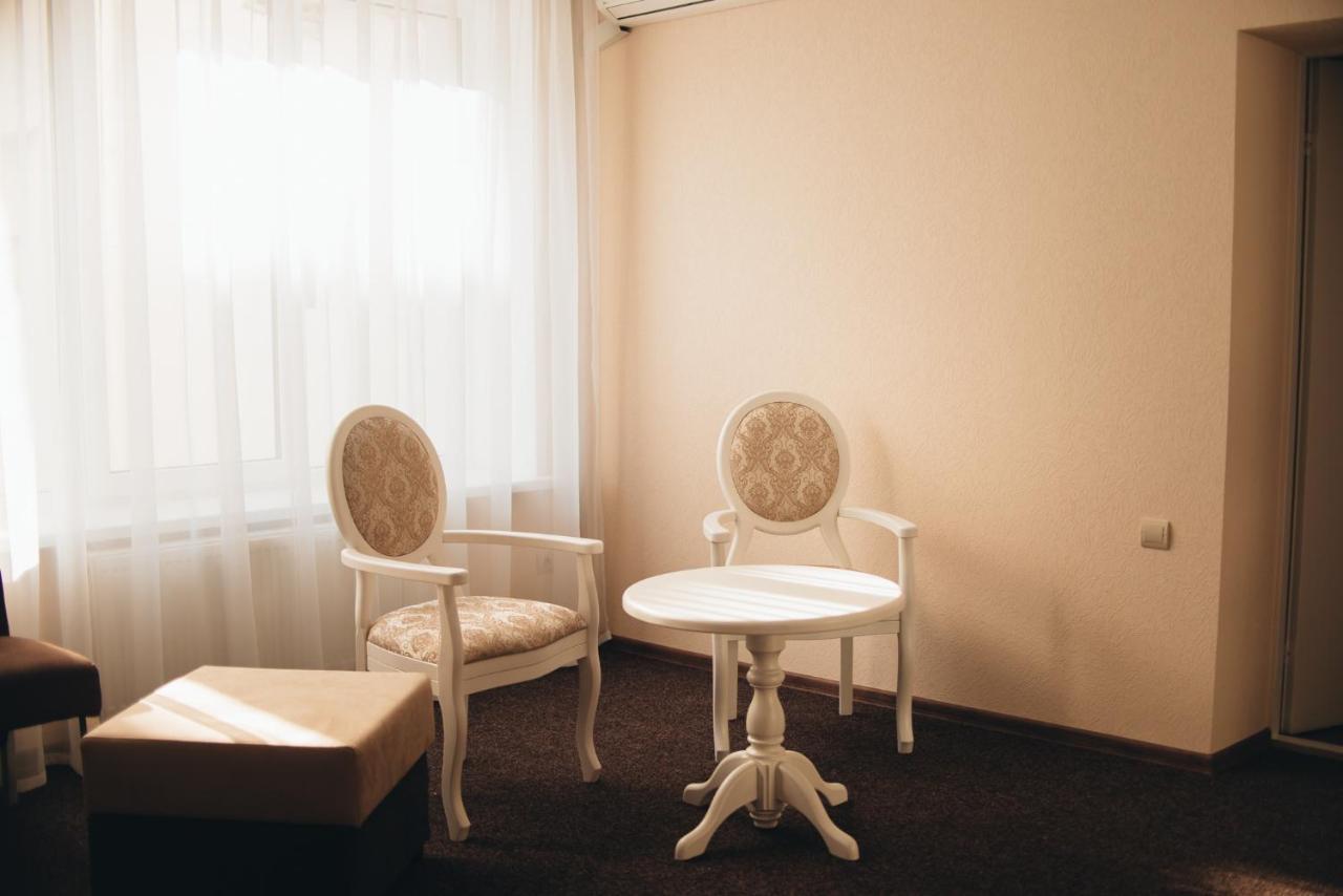 Орхідея Hotel Romny Luaran gambar